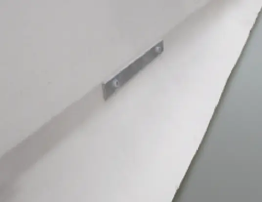 膜材裾押さえ